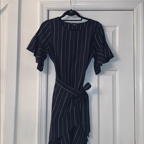 Express casual dress - Picture 2 of 6